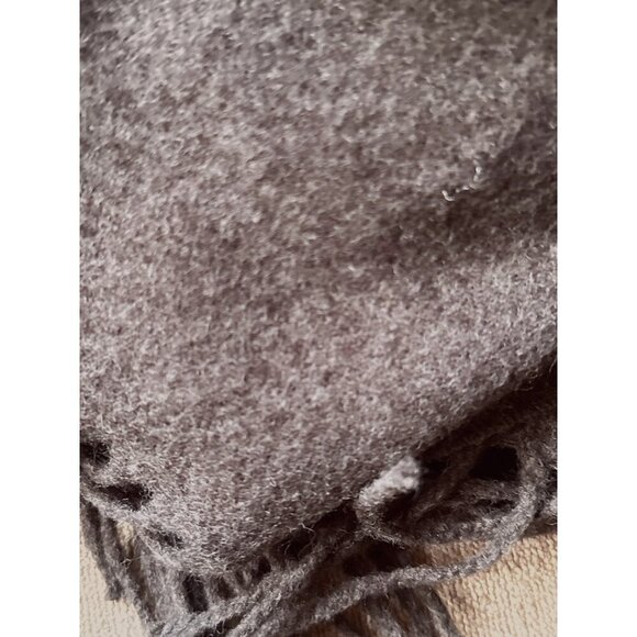 Soft Gray Cashmere & Acrylic Blend Scarf With Fringe Edges Unisex - Picture 7 of 9